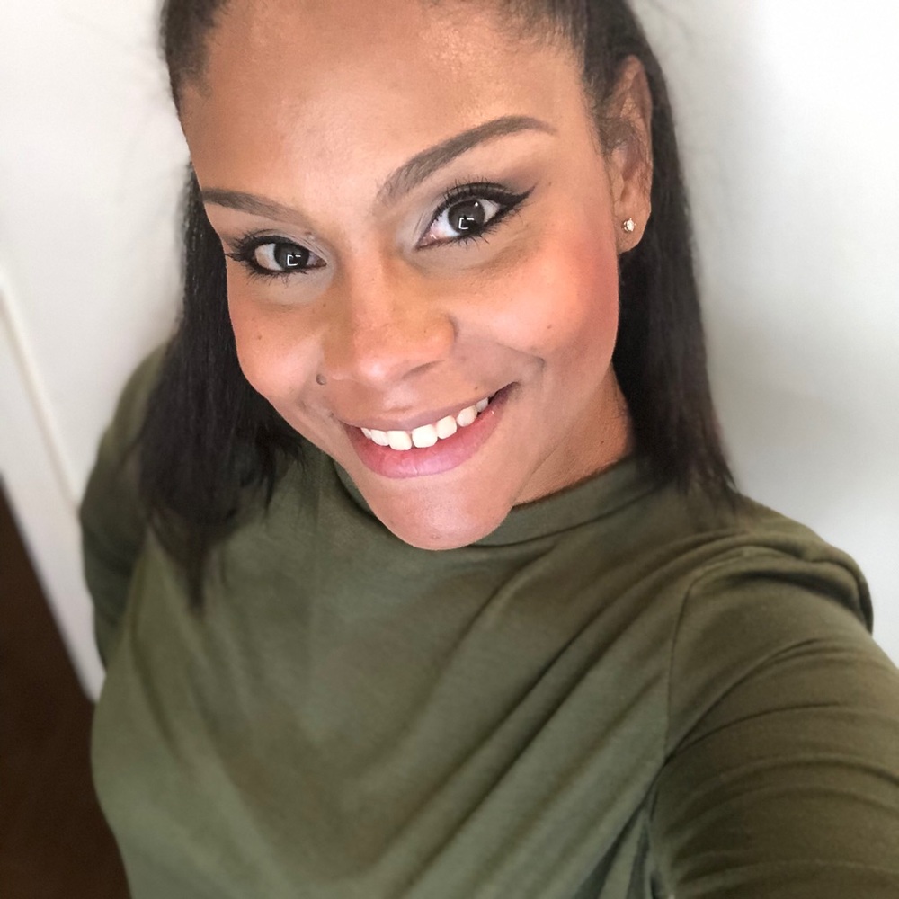 Meet your Posher, Angela